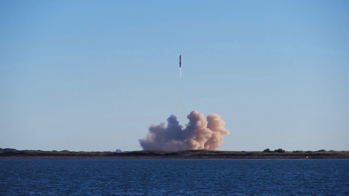China recovers Long March-10B booster with sea-based net capture