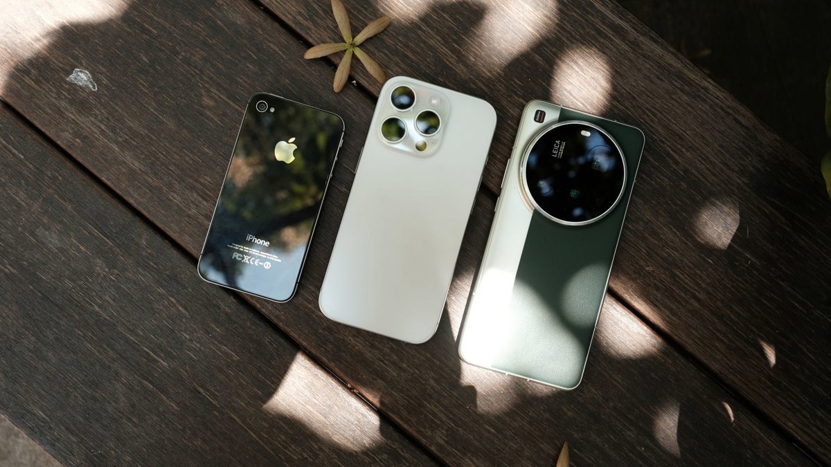 iPhone Duo first-look review: Apple's foldable promise versus Samsung's mature Fold8