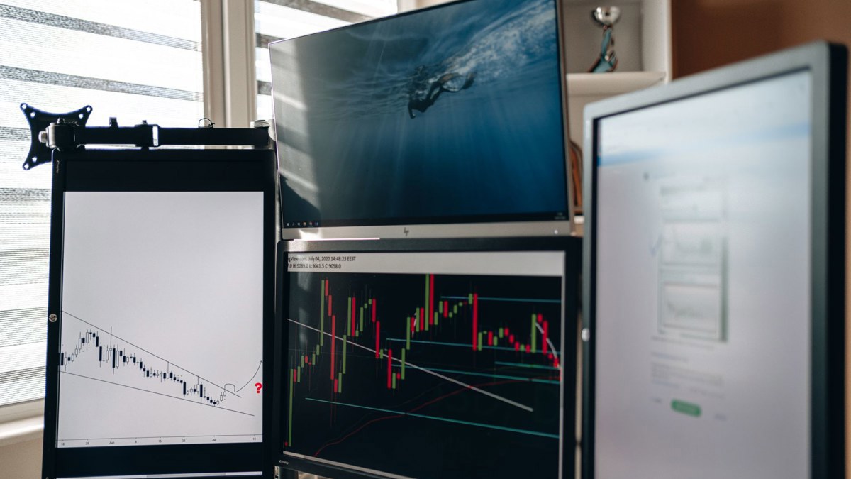 AI stock weakness drags South Korea's Kospi sharply lower as oil climbs